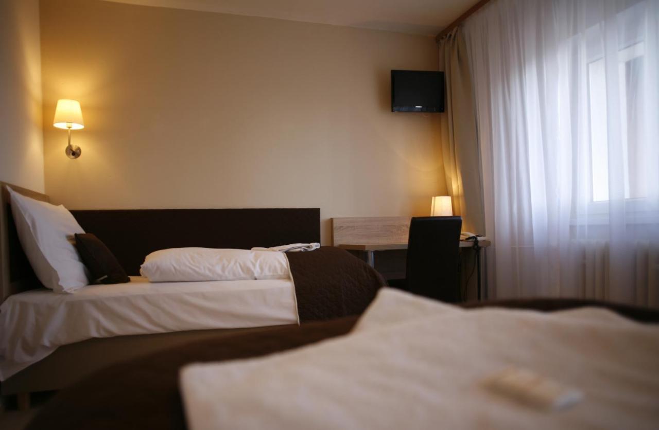 Hotel Pod Vlekem Loučná pod Klínovcem エクステリア 写真