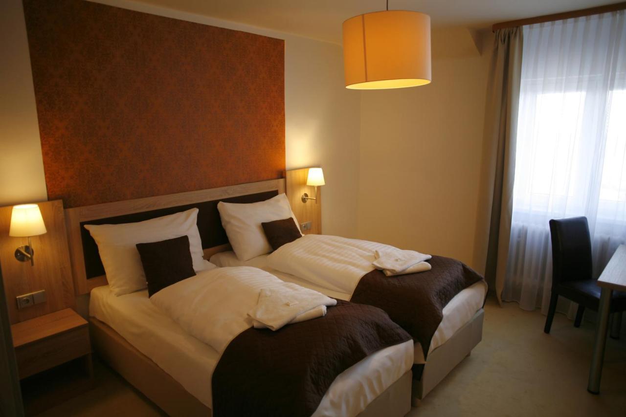 Hotel Pod Vlekem Loučná pod Klínovcem エクステリア 写真
