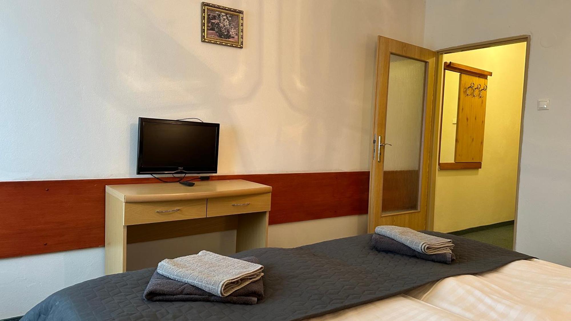 Hotel Pod Vlekem Loučná pod Klínovcem エクステリア 写真