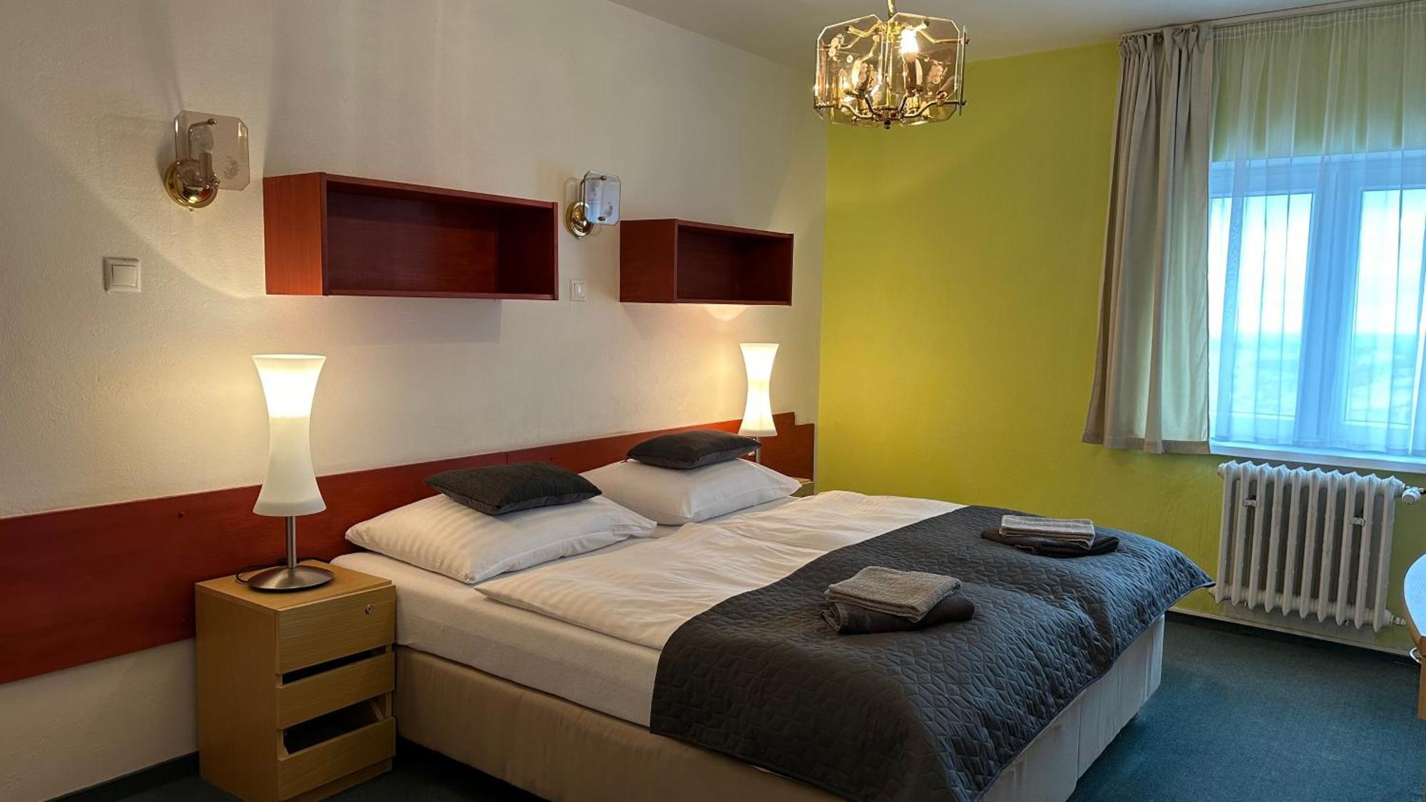 Hotel Pod Vlekem Loučná pod Klínovcem エクステリア 写真