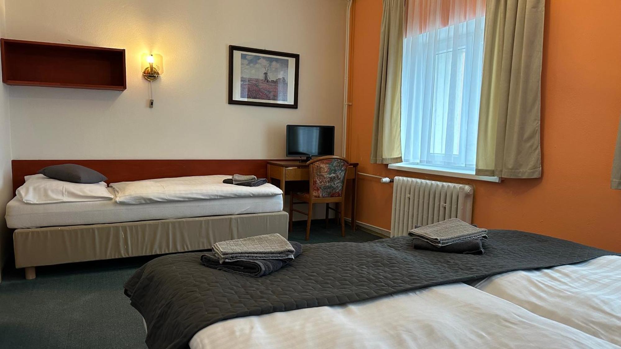 Hotel Pod Vlekem Loučná pod Klínovcem エクステリア 写真